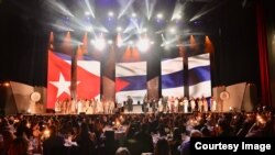 Interpretan la canción ganadora del Grammy "Patria y Vida"